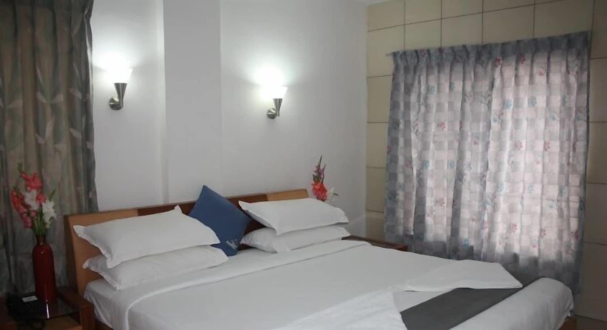 Hotel White Parrot Mysore Eksteriør bilde