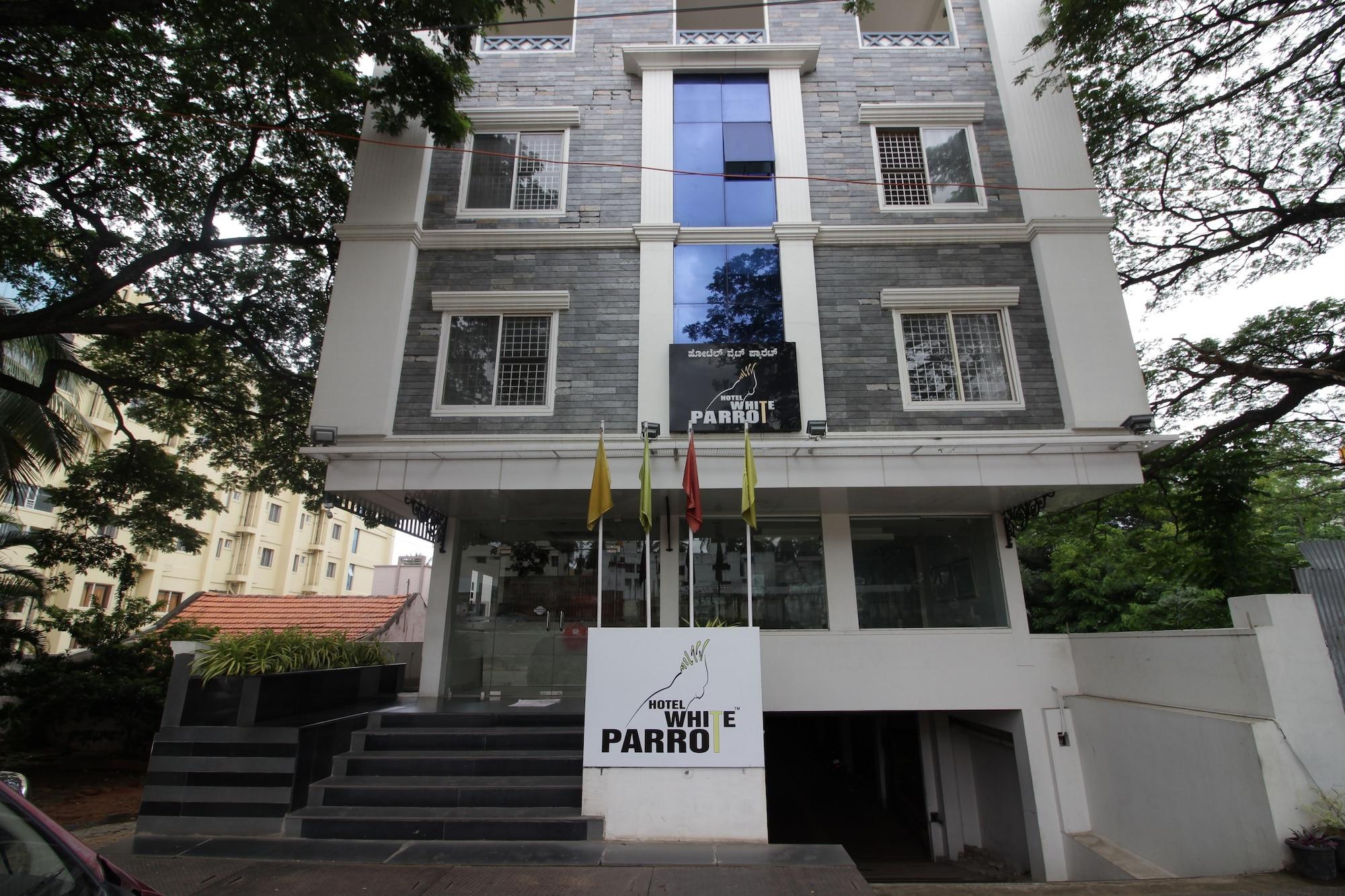 Hotel White Parrot Mysore Eksteriør bilde