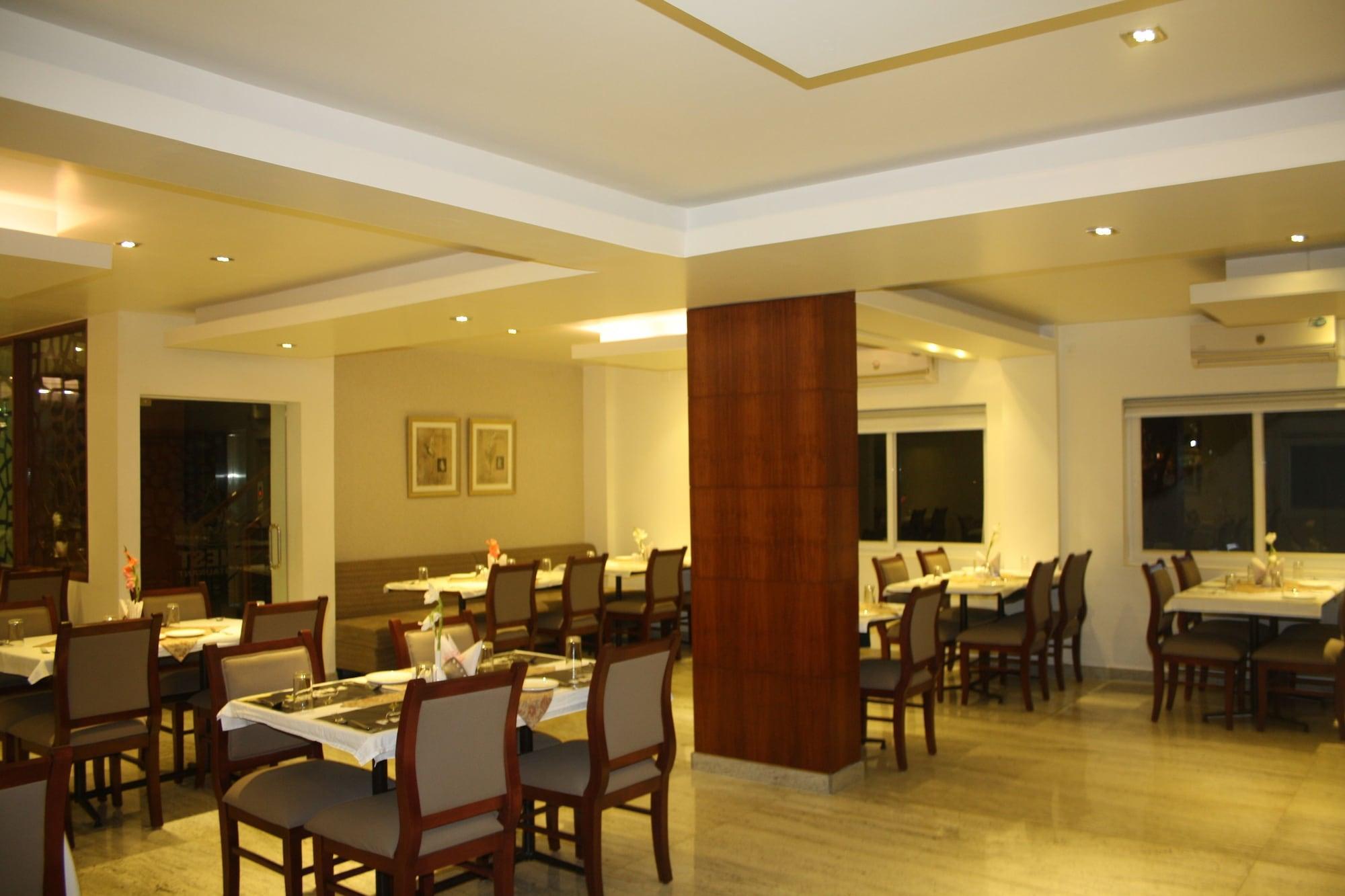 Hotel White Parrot Mysore Eksteriør bilde