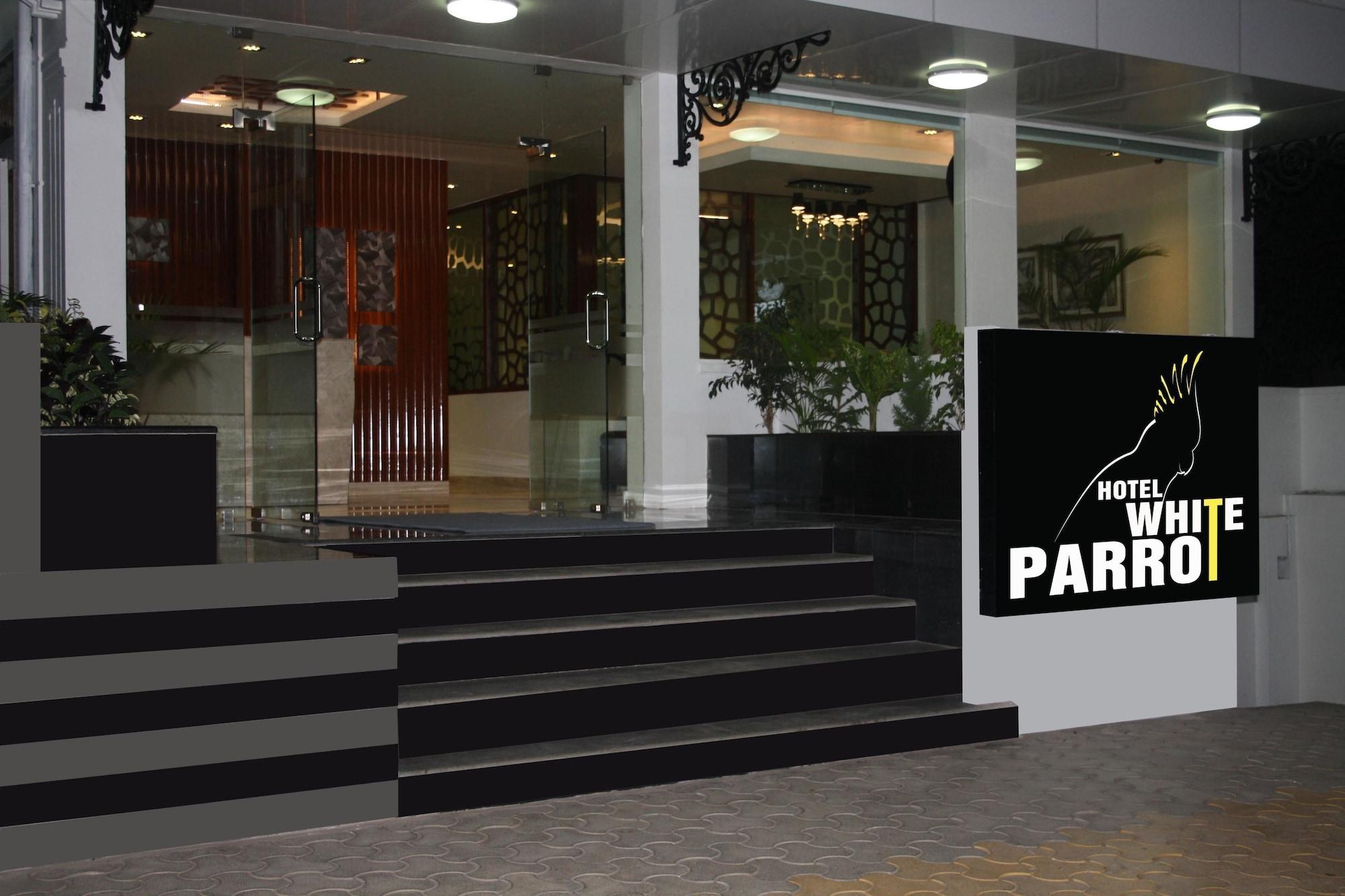 Hotel White Parrot Mysore Eksteriør bilde