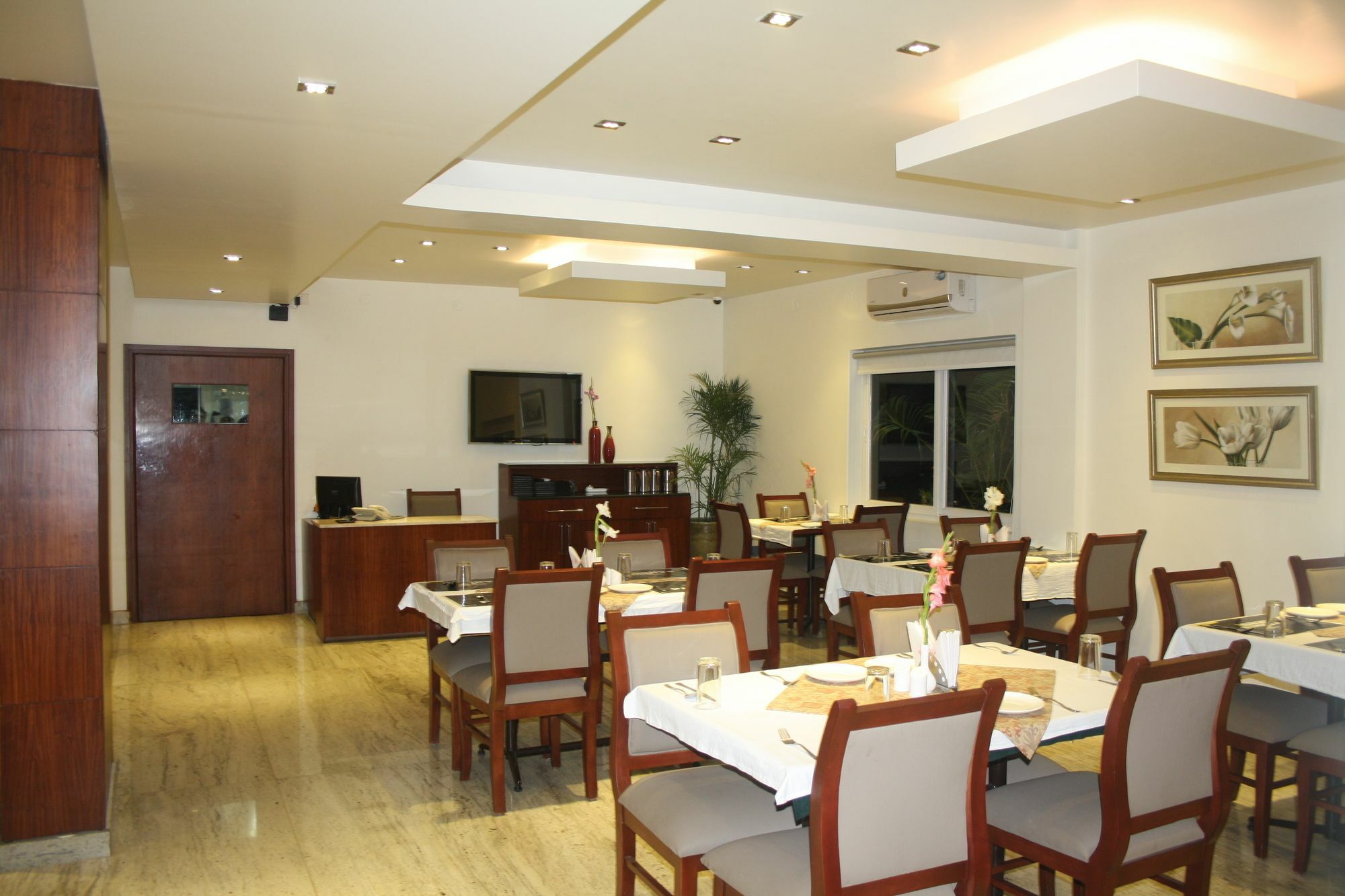 Hotel White Parrot Mysore Eksteriør bilde